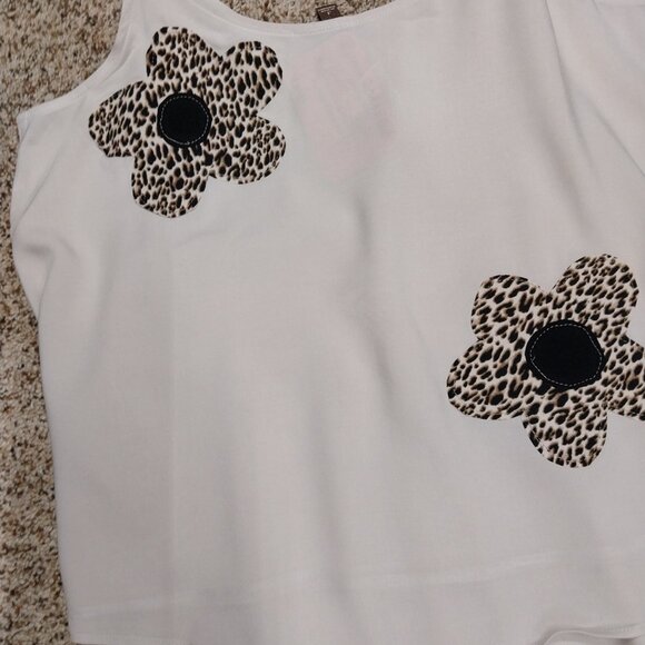 3699 Size Large Zenana 2 Piece Upcycled with Animal Print Accents. NWT. - Picture 2 of 8